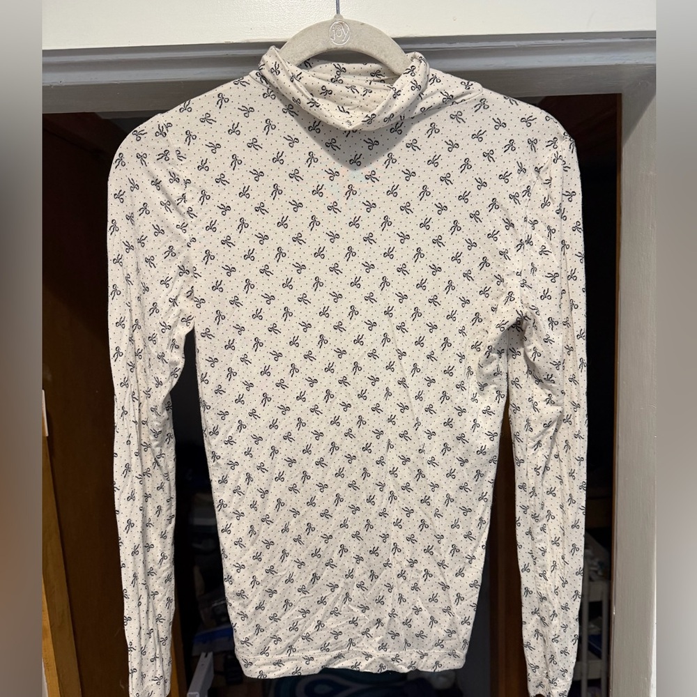 Gorgeous euc lightweight Loft turtleneck long sleeve - Picture 3 of 5
